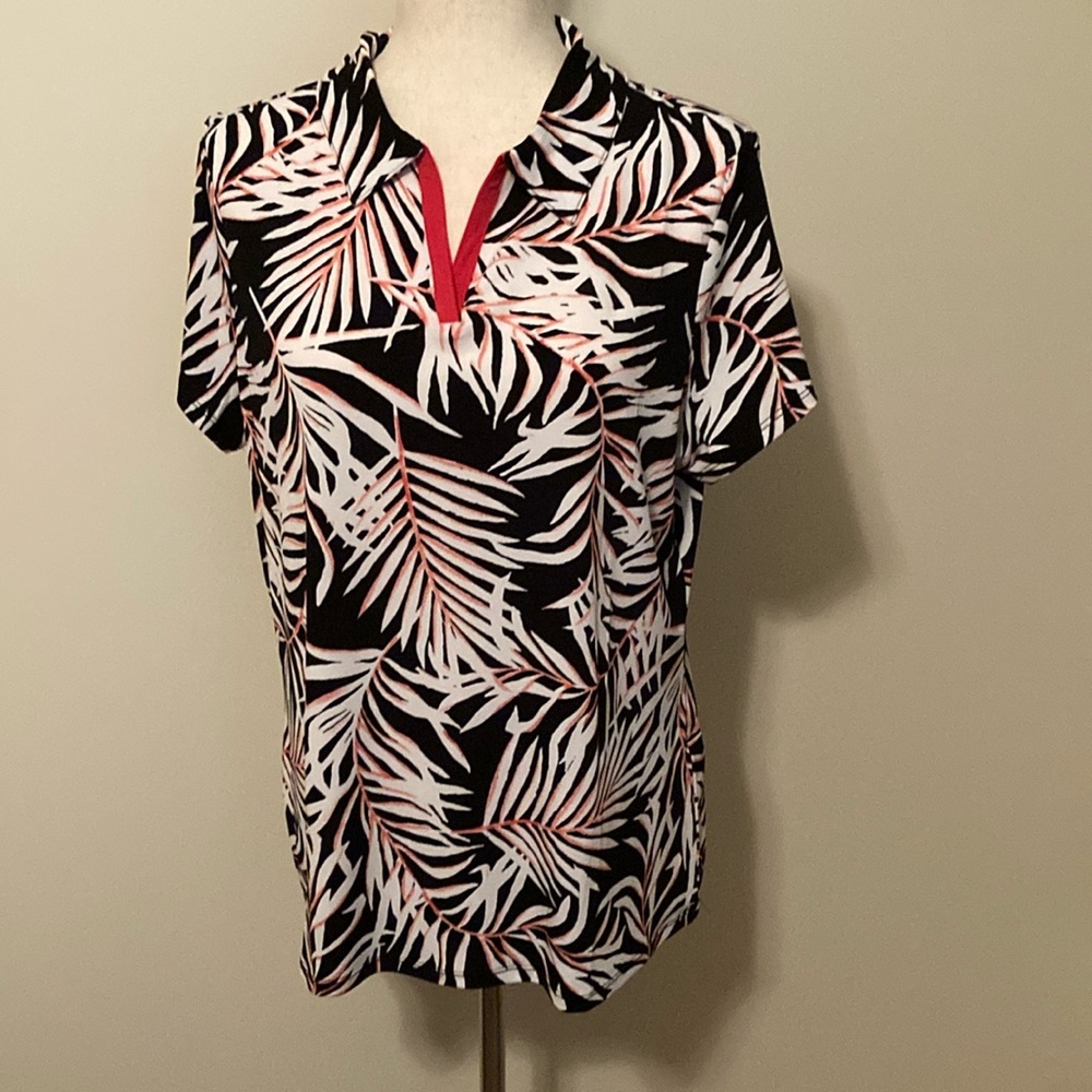 NWOT. Weekends by Chico’s V neck Tropical Top. Size 2 (equivalent to Size 12-14)